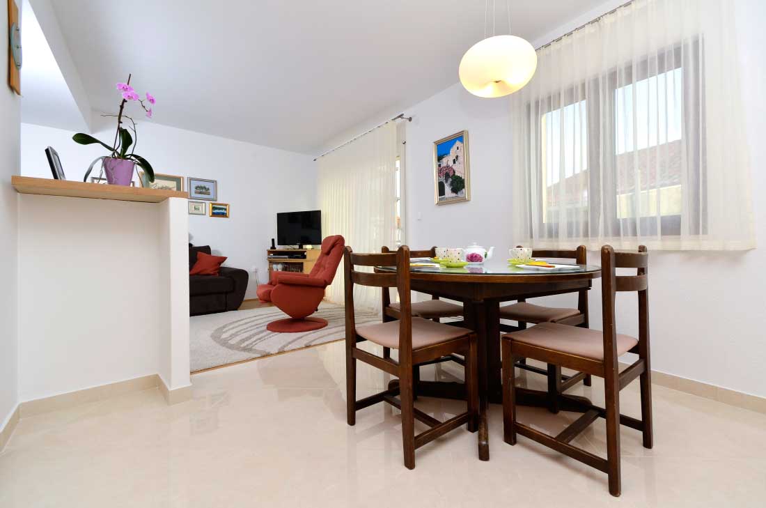 Apartmani uz more Baška Voda - Apartman Jurišić / 04