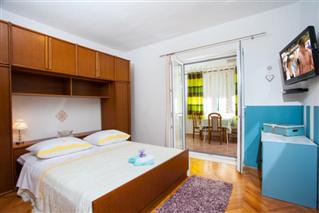 Promajna Croatia - Seafront Apartment Karla A2