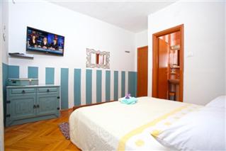 Promajna Croatia - Seafront Apartment Karla A2