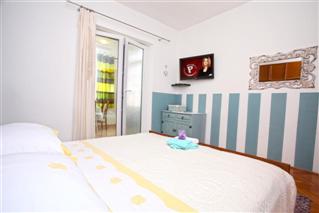 Promajna Croatia - Seafront Apartment Karla A2