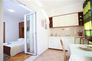Promajna Croatia - Seafront Apartment Karla A2